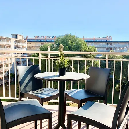 Zaragoza Apartment *